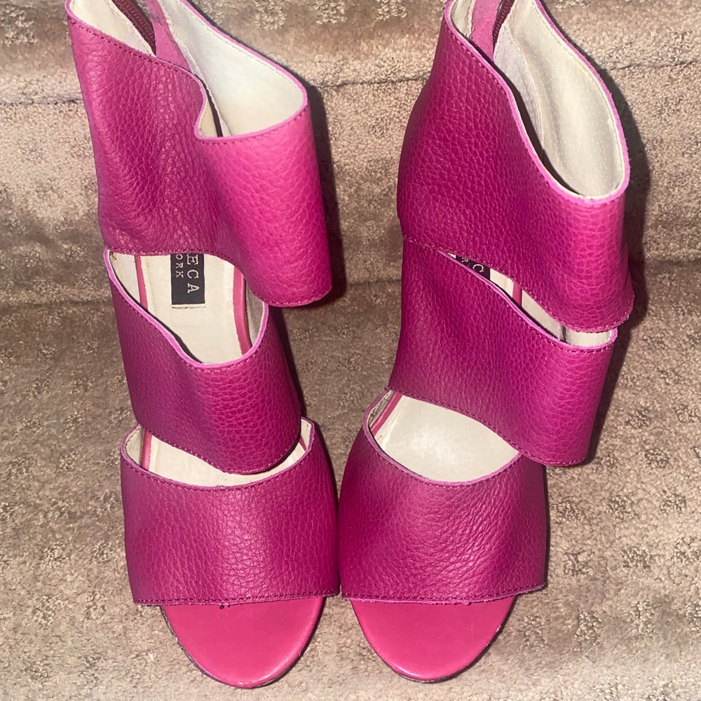 Messeca New York- 
Raspberry and Black Coraline Wedges